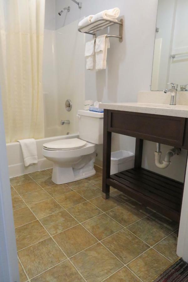 Luxbury Inn & Suites Maryville Buitenkant foto